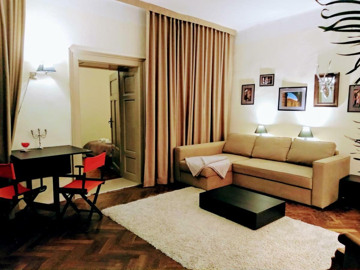 Charming Vintage Apartment Piata Sfatului Braşov Eksteriør bilde